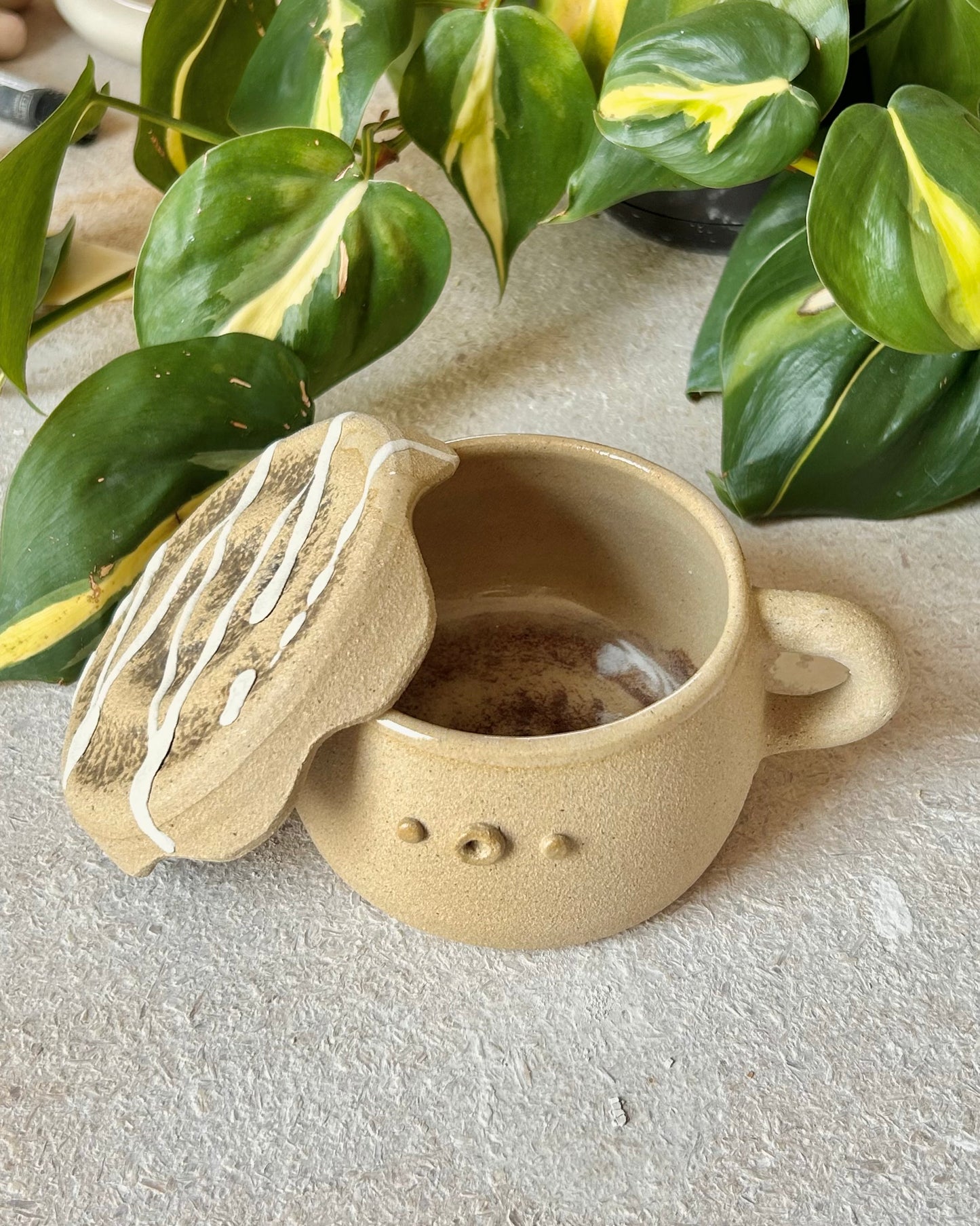 cinnamon bun mug + lid