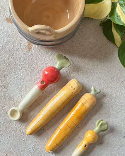 assorted veggie spoon set + bucket
